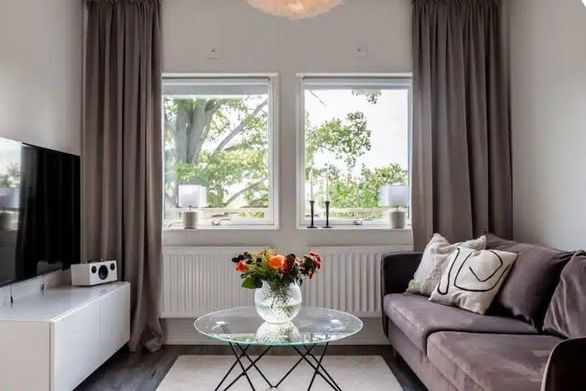 Modernt möblerat hus uthyres i Huddinge
